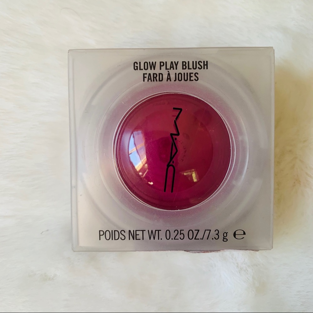M.A.C. Glow play blush